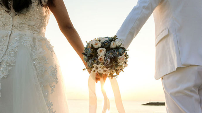 Getting Married Before 25. Is It a Mistake to Marry That Young or is It Better?