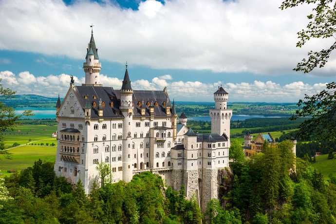 German Castles or McDonalds in the US, which is More?