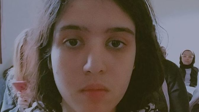 What colored contacts should I try on based on my appearance?