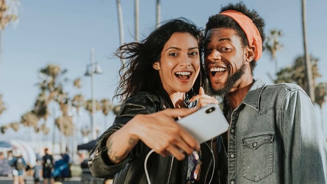 How many dates should people go on before deciding to be in an exclusive, committed relationship?