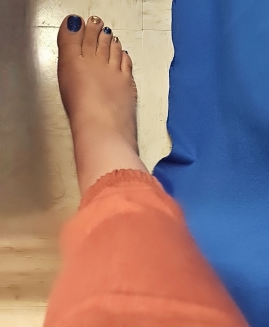 What color nails do you like on a woman?