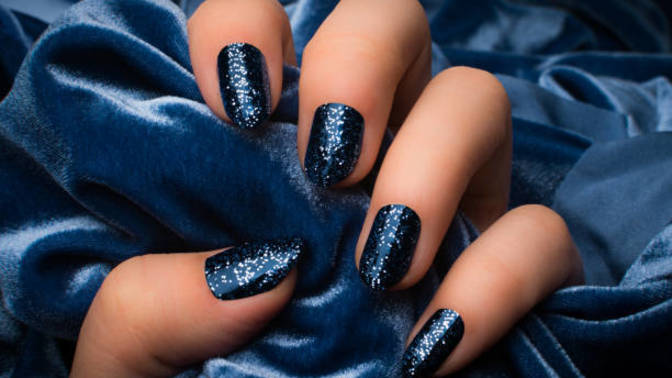 What color nails do you like on a woman?
