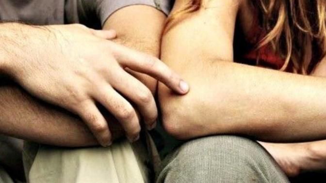 If a guy is a touchy person, how to differentiate him being friendly or something more?