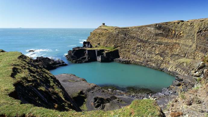 What type of large natural body of water do you like most?