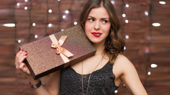 Should I or Not------Send a Gift to my Ex After One Year of Our Break Up?