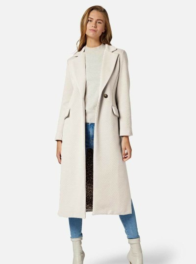 What fashion style do you like on a girl?