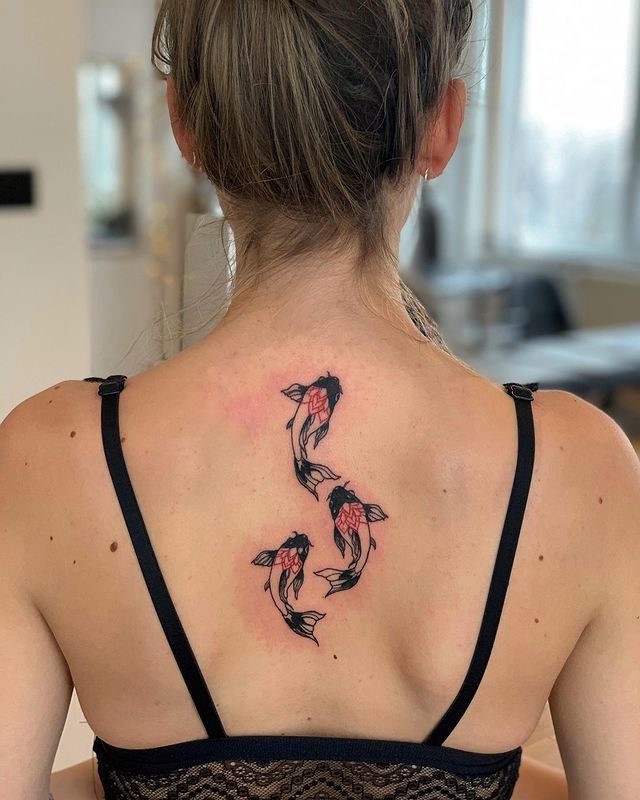 Do you have a side rib tattoo or not?