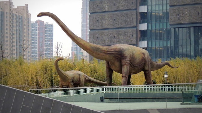 What do you think would best represent YOUR reaction from these gifs if you actually saw a dinosaur in real life?