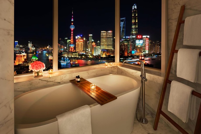 But It’s okay, I’ll bathe by the view of Shanghai instead.