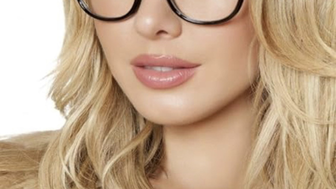 Can glasses be sexy? Even nerd glasses?