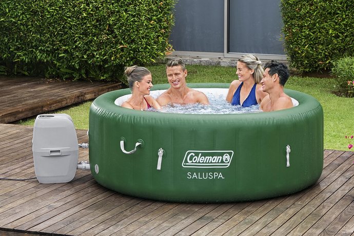 Enjoy a nice relaxing jaccozi?