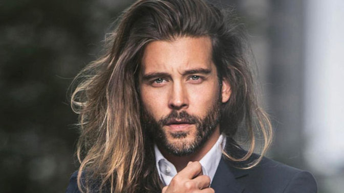 What do women think when looking at a hot guy?
