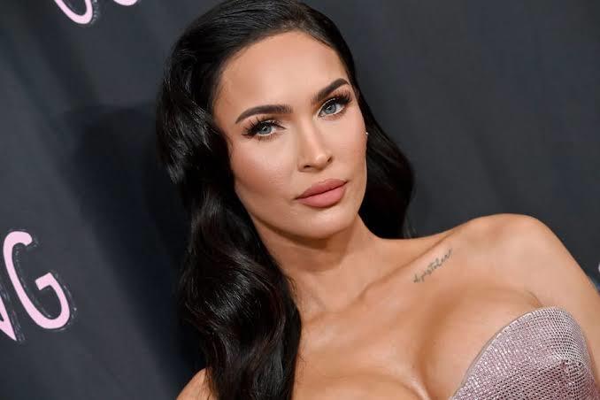 Megan Fox or Taylor Swift... who is sexier to you?