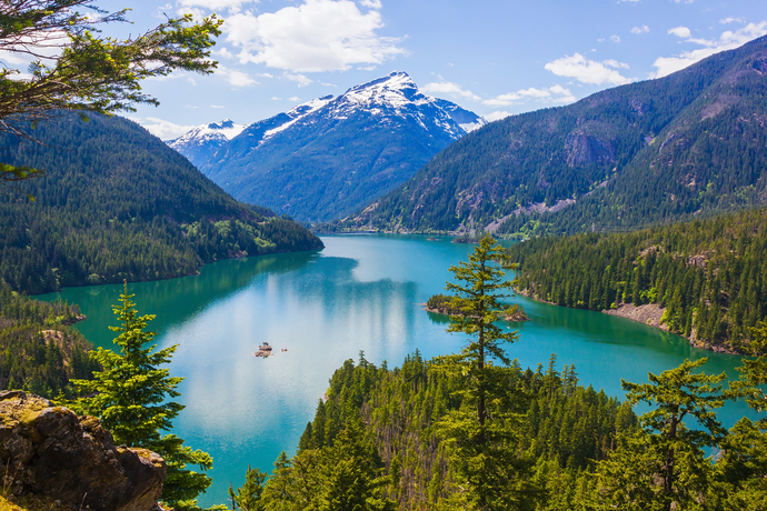 Which landscape do you think is more beautiful ?