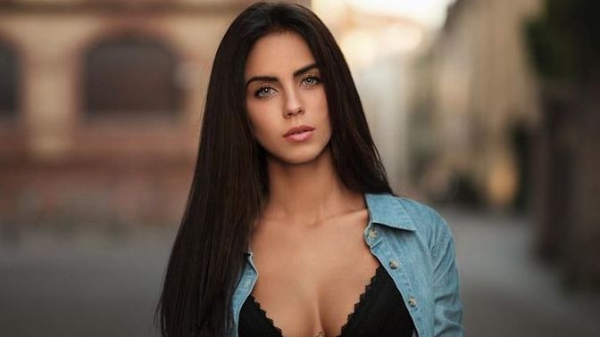 Do men avoid women if they are sexually attracted to her?