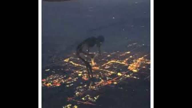 What would YOU do during a GIANT SKELETON attack of your city?