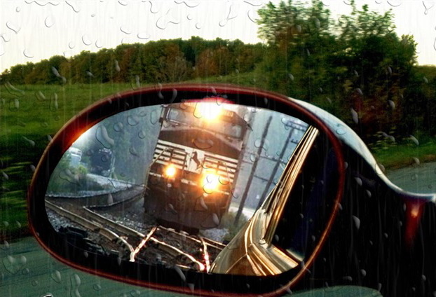 How should I ask out my crush? She’s a lesbian, so there’re a chance she will like me back. I’m a boy?