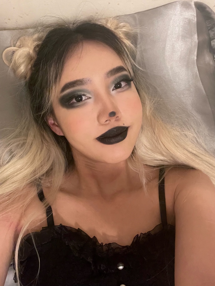 What do you think about my Halloween makeup/which look is better?