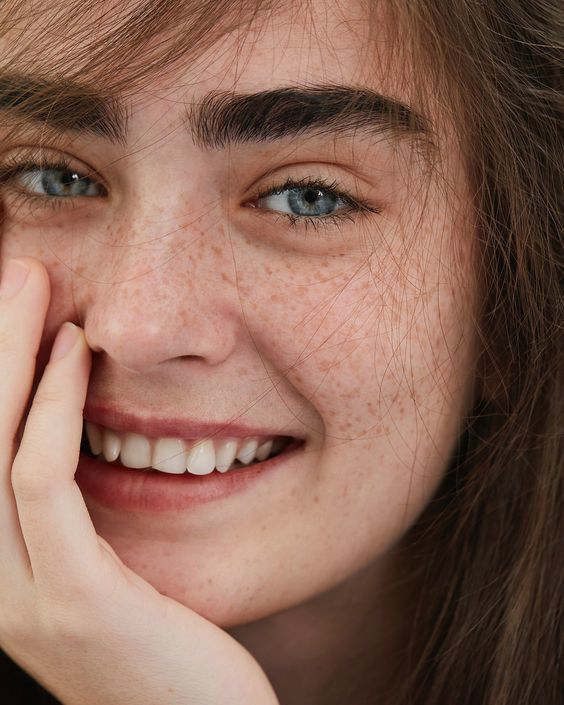 What is a guy trying to convey when he mentions your natural beauty? How do men perceive and appreciate the concept of natural beauty in women?