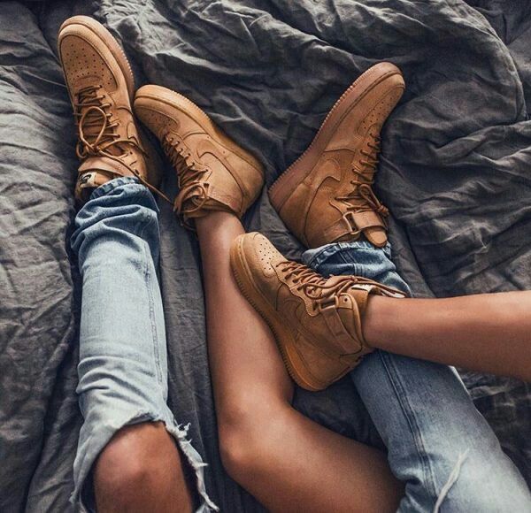 Ideally, what outfits do you like to see on a person of the opposite sex?