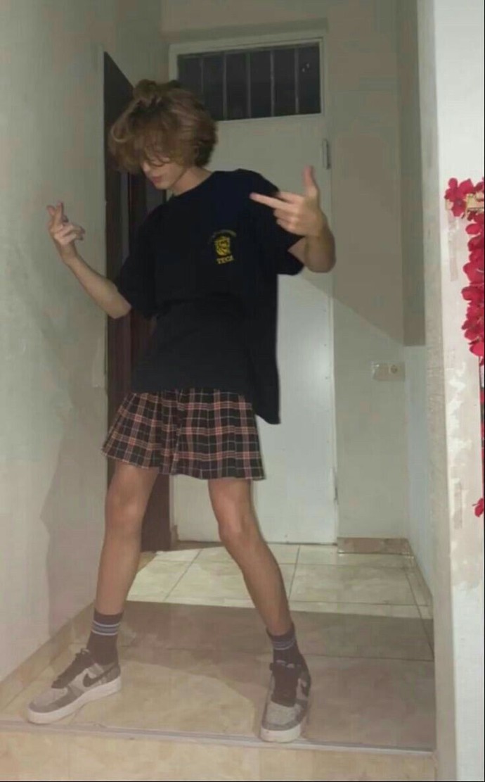 Ideally, what outfits do you like to see on a person of the opposite sex?