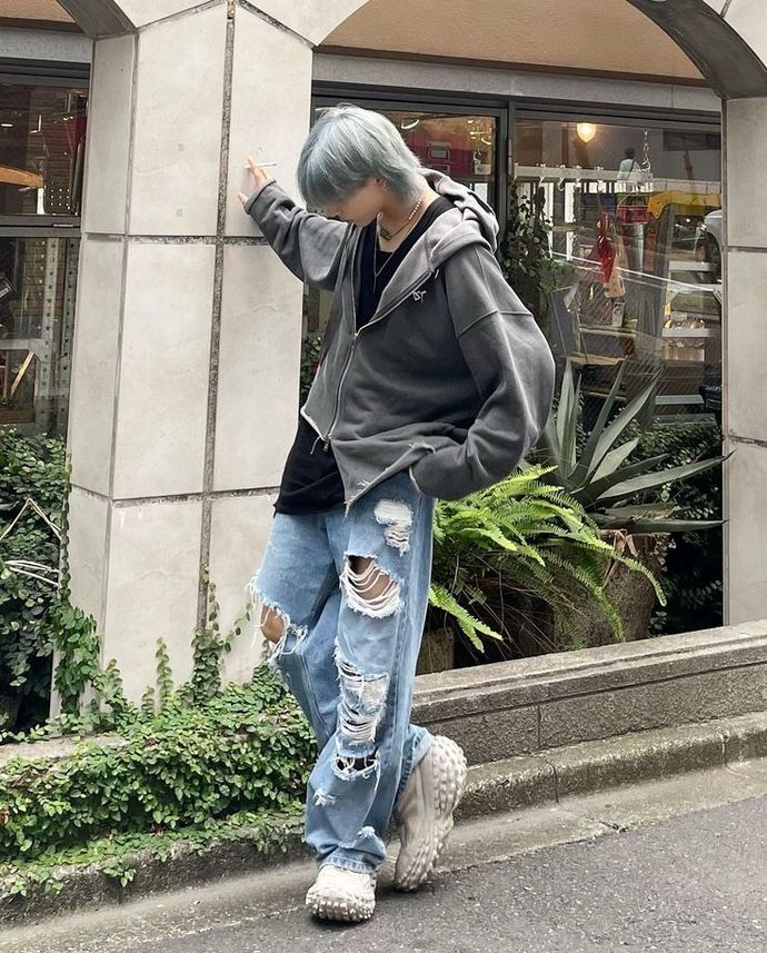 Ideally, what outfits do you like to see on a person of the opposite sex?