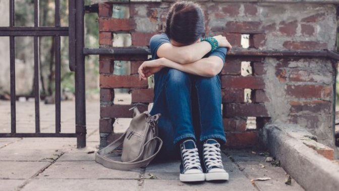 Is it normal to have anxiety attacks and social phobia around guy that ghosted me?