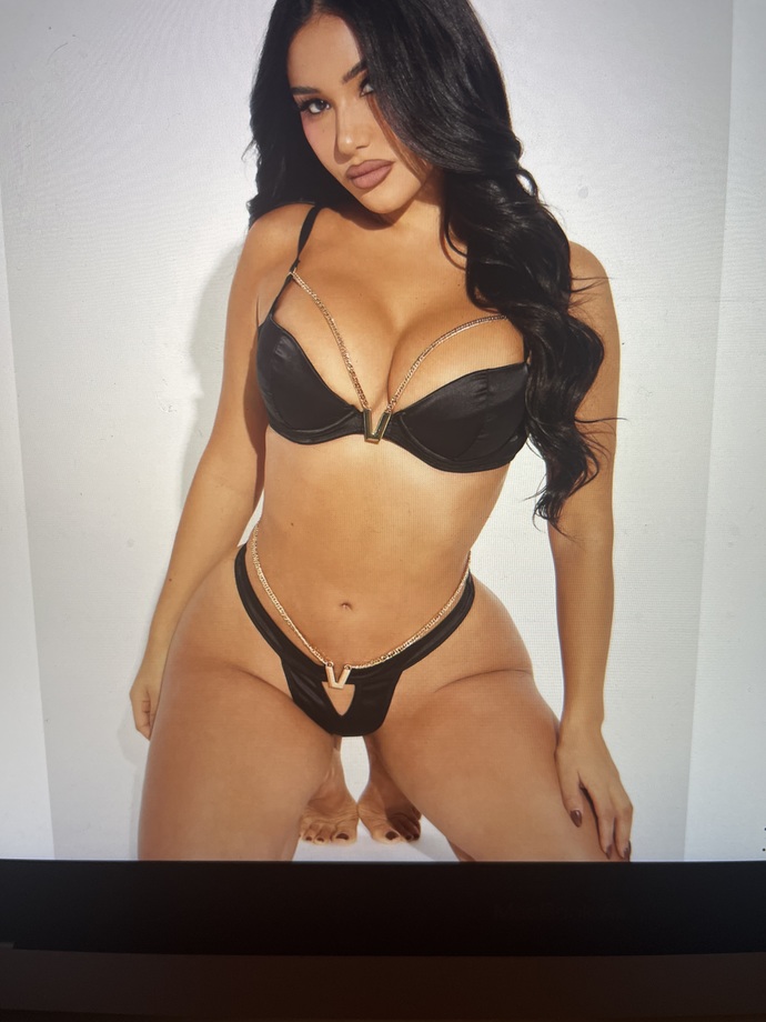 Which bra set color is better ♥️ or 🖤 (pic) ?