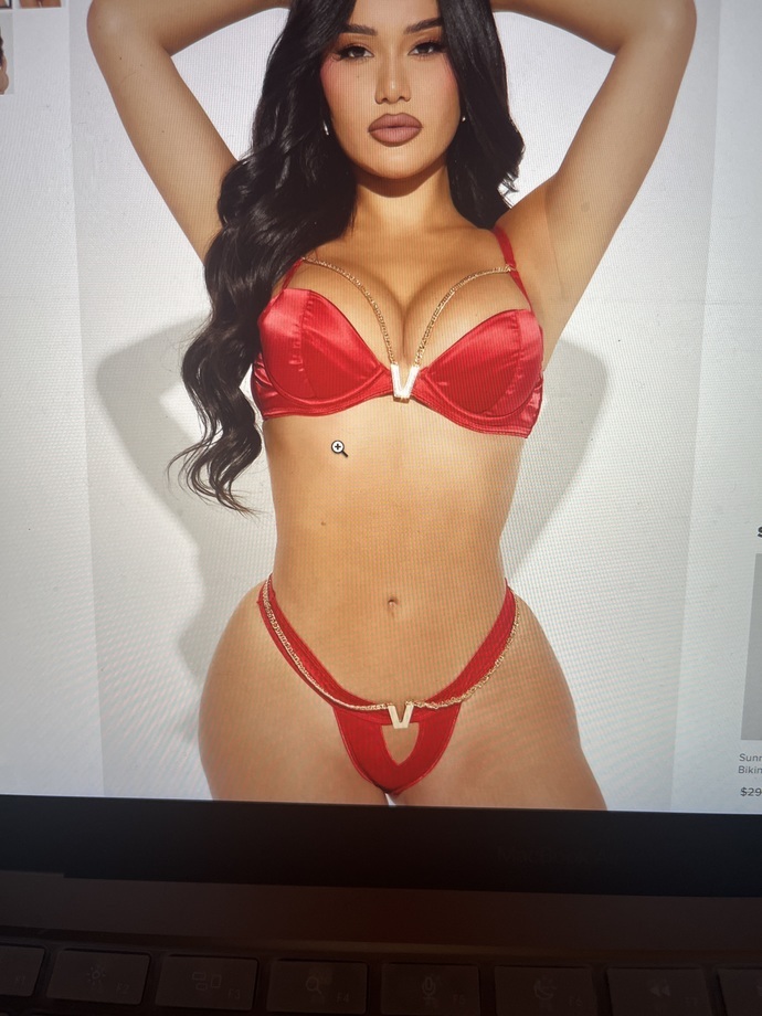 Which bra set color is better ♥️ or 🖤 (pic) ?