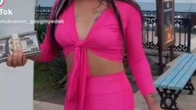 Isn't she a fashion icon?