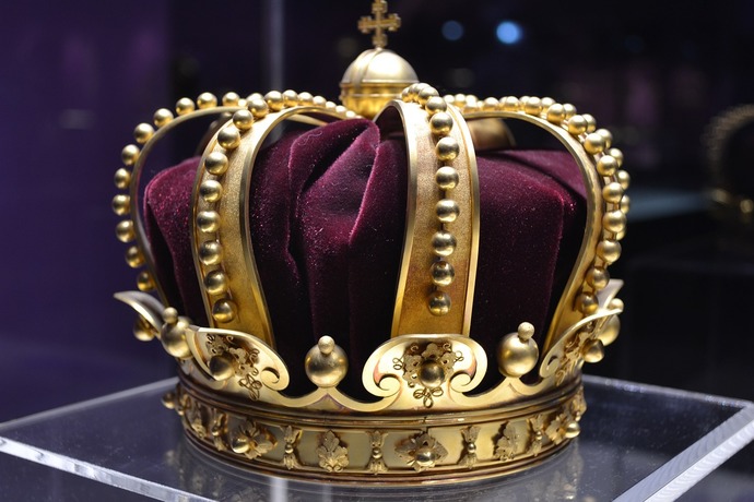 Monarchist or Republican?