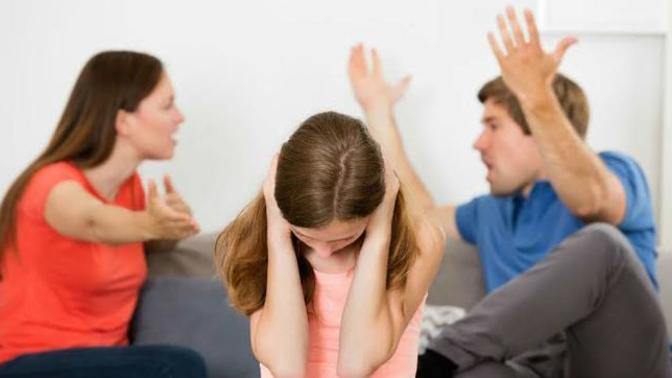 How does divorce affect children, and what can be done to minimize the impact on them?
