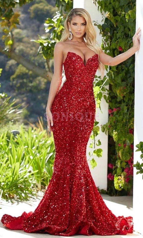 What dresses do girls like to wear the most?