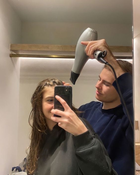 What are the differences in being in an Exclusive but Label-less relationship versus a traditional boyfriend/girlfriend relationship which would+?