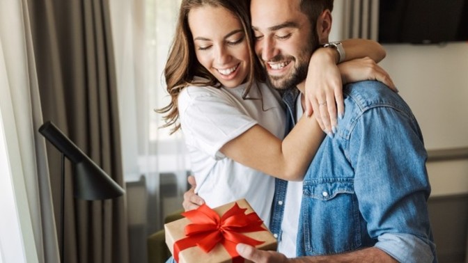 Need some ideas for a great present for a guy I’m in a semi relationship with?
