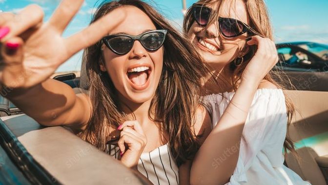 The difference of Close Friends and Best Friends?