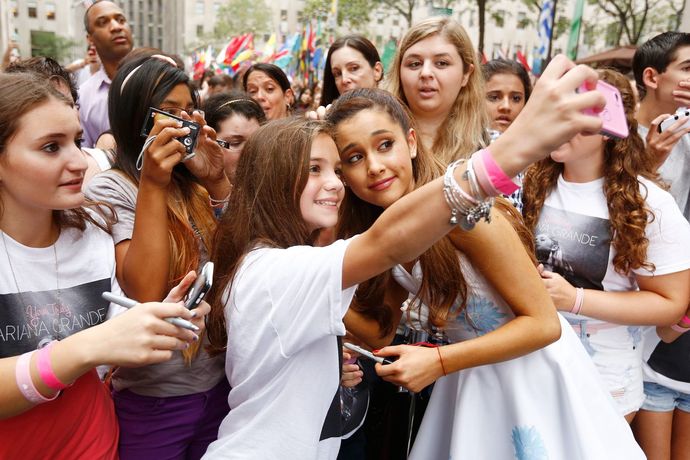 Why do guys prefer girls with a body like Ariana grande?