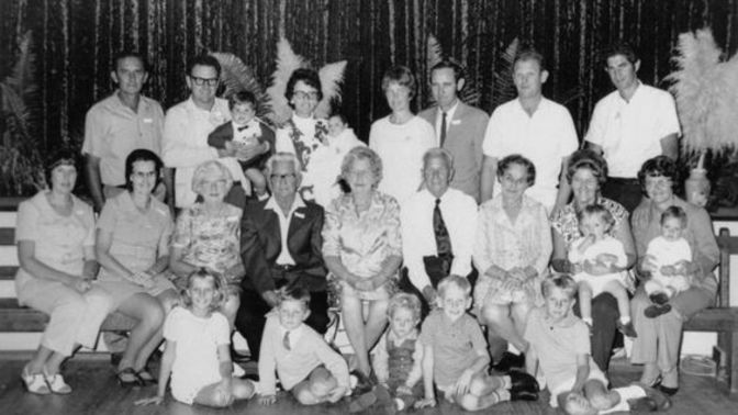 What is a second cousin relationship? What is a family tree chart?