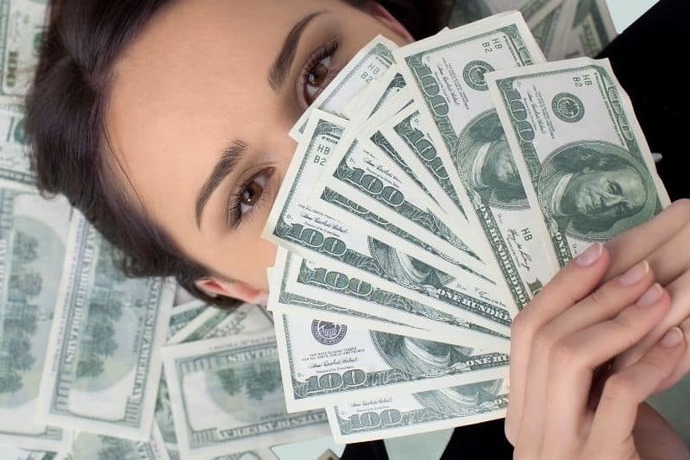 What do you think about relationships where the woman is the one keeping the money in check?
