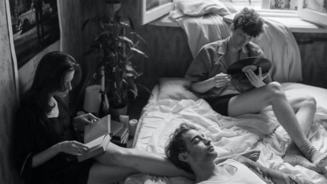 Do open relationships work? What are the upsides and the downsides, myths and realities?
