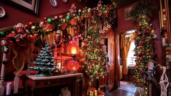 For people who celebrate Christmas, do you go all out on decorations or just the bare minimum?