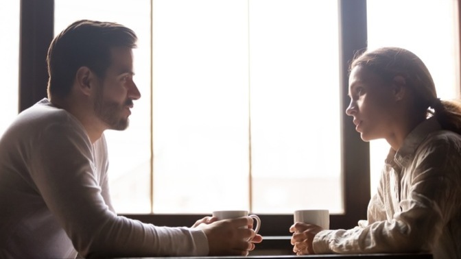 I don't want kids but she does. Is it worth agreeing to have kids in order to stay with a woman?