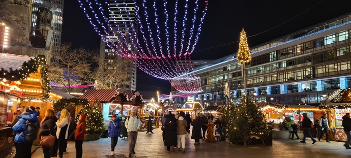 Weihnachtsmarkt an der Gedächtniskirche