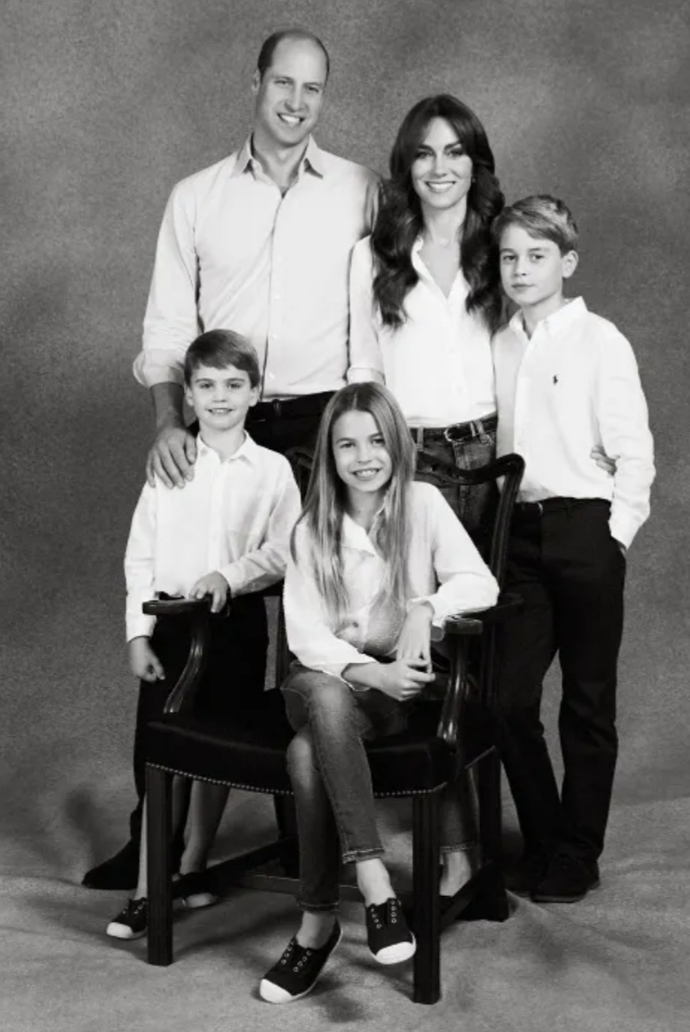 What do you think of this familys Christmas Card photo?