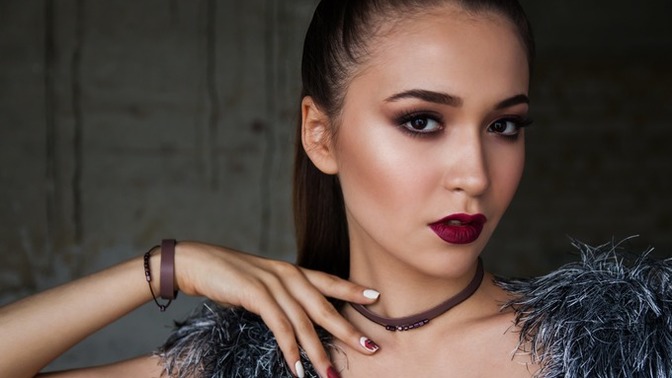 Girls, do you prefer light, heavy makeup or non at all?