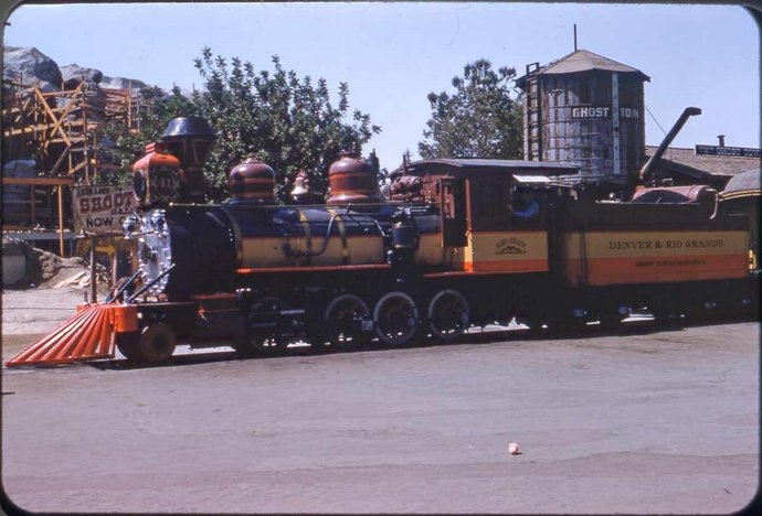 Do you like trains 🚂🚂🚂?