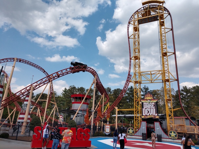 Have you ever been to a theme park? Which one (s) was your favorite and why?