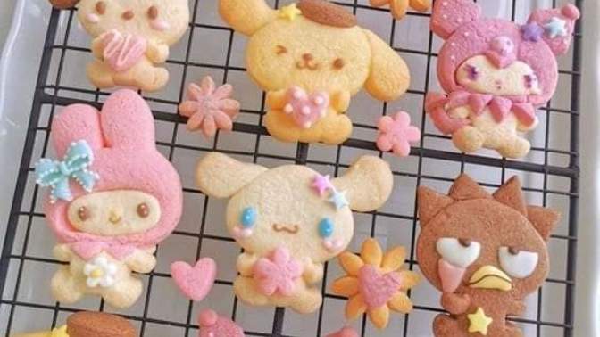 Guys, how would you feel if your girlfriend surprised you with these cookies?