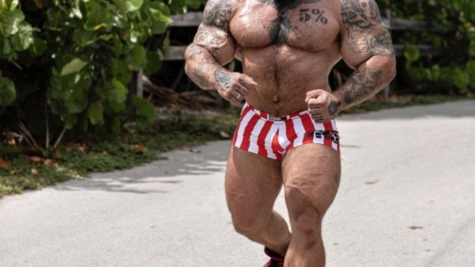 Are you think this guy has attractive body? Or attractive shape? What's your opinion?