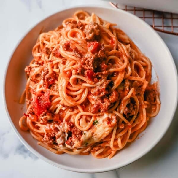 Do you like to mix your spaghetti and sauce together first before you eat it or do you just eat it without doing that?
